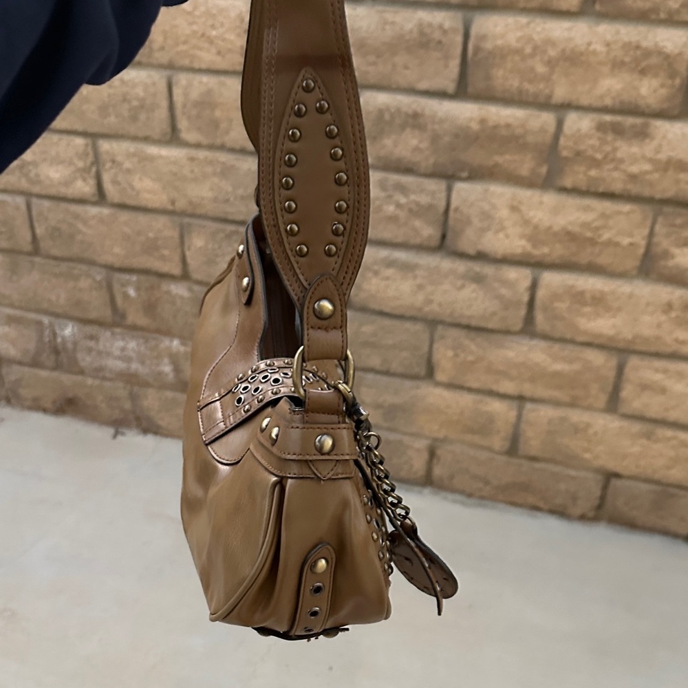 Vintage Guess Studded Brown Leather Shoulder Bag preowned - Picture 5 of 16